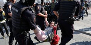 Συλλήψεις διαδηλωτών στη Ρωσία