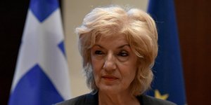 Η Σία Αναγνωστοπούλου ειρωνεύεται τον Νότη Μηταράκη