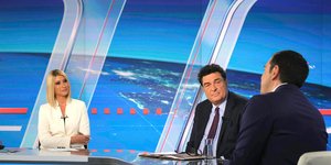 Η Σία Κοσιώνη στο κεντρικό δελτίο του ΣΚΑΙ με τον Αλέξη Τσίπρα