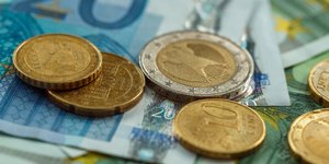 Χαρτονομίσματα και κέρματα ευρώ