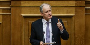 Ο Κώστας Τασούλας στη Βουλή