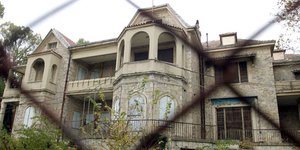 Το οίκημα στα πρώην βασιλικα κτήματα στο Τατόι