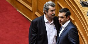 Παύλος Πολάκης και Αλέξης Τσίπρας στη βουλή