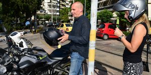 Βαρουφάκης, Στράτου με κράνος