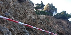 Ο επικίνδυνος βράχος στην παραλία του Πόρτο Ράφτη
