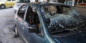 Στις φλόγες αυτοκίνητο