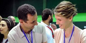 H πρώτη κυρία της Συρίας, Άσμα με τον σύζυγό της Μπασάρ αλ Άσαντ