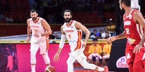 Πρεμιέρα με... κατοστάρα και για την Ισπανία -Φωτογραφία AP