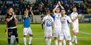Οι παίκτες του Ατρομήτου πανηγυρίζουν την πρόκριση επί της Στρέντα