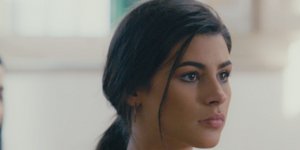 Η Δανάη Παππά σε σκηνή από το σίριαλ «Τατουάζ»