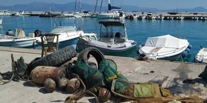 σκουπίδια παραλία