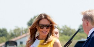 Η Μελάνια Τραμπ συνοδεύει τον Αμερικανό πρόεδρο στο αεροδρόμιο του Μπιαρίτς