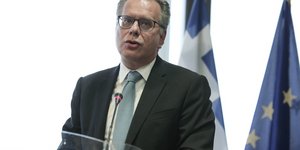 Γιώργος Κουμουτσάκος δυο σημαιες