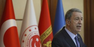 Ο Χουλουσί Ακάρ