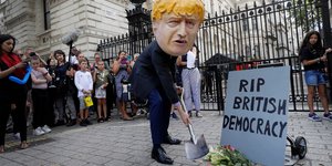 Εντονες αντιδράσεις στην Βρετανία μετά την απόφαση Τζόνσον