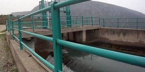 Το κανάλι που συλλέγει νερό για την ύδρευση της Αττικής στο Μόρνο