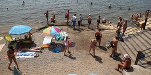 Ολοι στις παραλίες