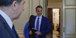 Κυριάκος Μητσοτάκης στην πόρτα