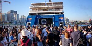 Γέμισε από τους αδειούχους του Αυγούστου το λιμάνι του Πειραιά
