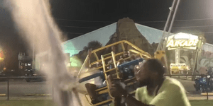 Η στιγμή που το συρματόσχοινο γίνεται κομμάτια στο Λούνα Παρκ