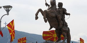 Βανδάλισαν τις επιγραφές στα αρχαιοελληνικά αγάλματα στα Σκόπια