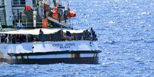 Το πλοίο, Open arms που μεταφέρει μετανάστες