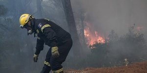 Μπαράζ πυρκαγιών: Σε Ασπρόπυργο, Κέρκυρα, Ηλεία και Αρκαδία