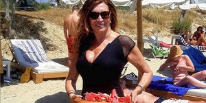 Μιμη Ντενίση μαυρα γυαλιά 