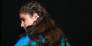 Μοντέλο με καστανά μαλλιά