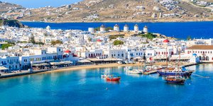 Οργιο φοροδιαφυγής στη Μύκονο -Ιδιοκτήτης μπαρ επιστράτευσε τους μπράβους για να γλιτώσει το λουκέτο της ΑΑΔΕ