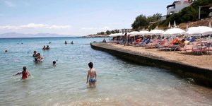 Παραλία στο νησί της Αίγινας
