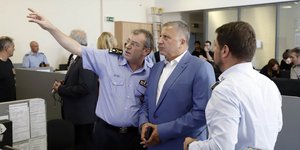 Στο συντονιστικό της Πυροσβεστικής στο Χαλάνδρι η πρώτη επίσκεψη Πατούλη