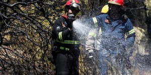 πυροσβέστες με κρανη