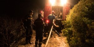 Πυροσβεστες πυροσβεστικό οχημα