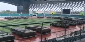 Στρατός στην πόλη Σένζεν της Κίνας