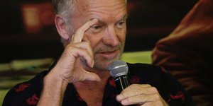 Στινγκ χέρι μικρόφωνο 