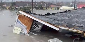 Χιλιάδες σπίτια στις Μπαχάμες υπέστησαν καταστροφές από τον τυφώνα Dorian