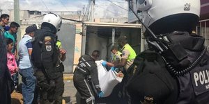Oι σοροί των θύο θυμάτων μεταφέρθηκαν στο νεκροτομείο