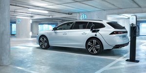 Το υβριδικό Peugeot 508