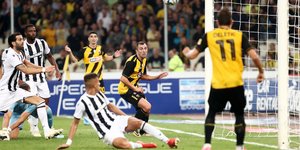 Φάση από το ΑΕΚ-ΠΑΟΚ 2-2