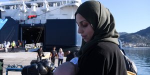 Αναχωρήσεις προσφύγων από το λιμάνι της Μυτιλήνης
