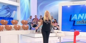 Η Αννίτα Πάνια στο πλατό της εκπομπής της