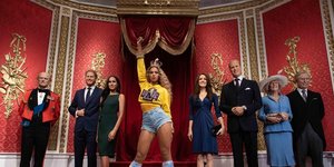 Η Beyonce στη θέση της Βασίλισσας Ελισάβετ στο μουσείο Μαντάμ Τισό