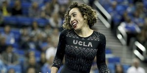 Η Katelyn Ohashi με κορμάκι