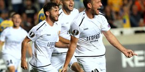 Οι παίκτες της Ντούντελανζ πανηγυρίζουν