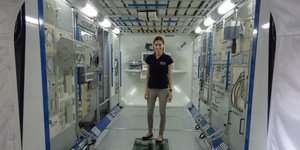 Η Ελένη Αντωνιάδου σε μια από τις εγκαταστάσεις του Ευρωπαϊκού Οργανισμού Διαστήματος ESA