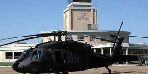 Πολεμικό ελικόπτερο σε ελικοδρόμιο στο Ιράκ
