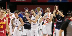 Οι παίκτες της Εθνικής Ελλάδας πανηγυρίζουν