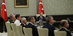 O Ρετζέπ Ταγίπ Ερντογάν σε συνεδρίαση