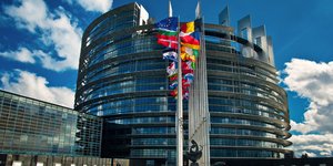 Η ΕΕ στηρίζει τα προγράμματα Horizon και Erasmus